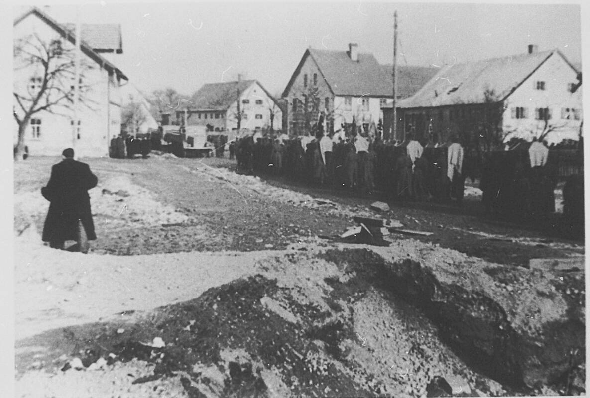 Luftangriff Trauerzug