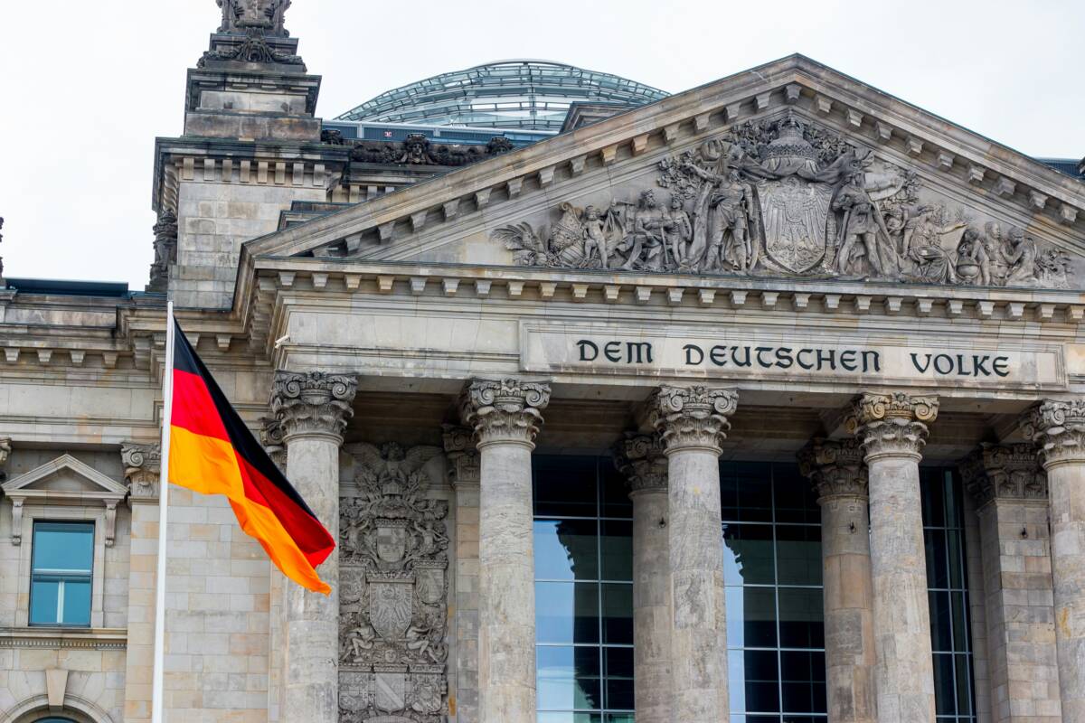 Reichstag deutsche Flagge